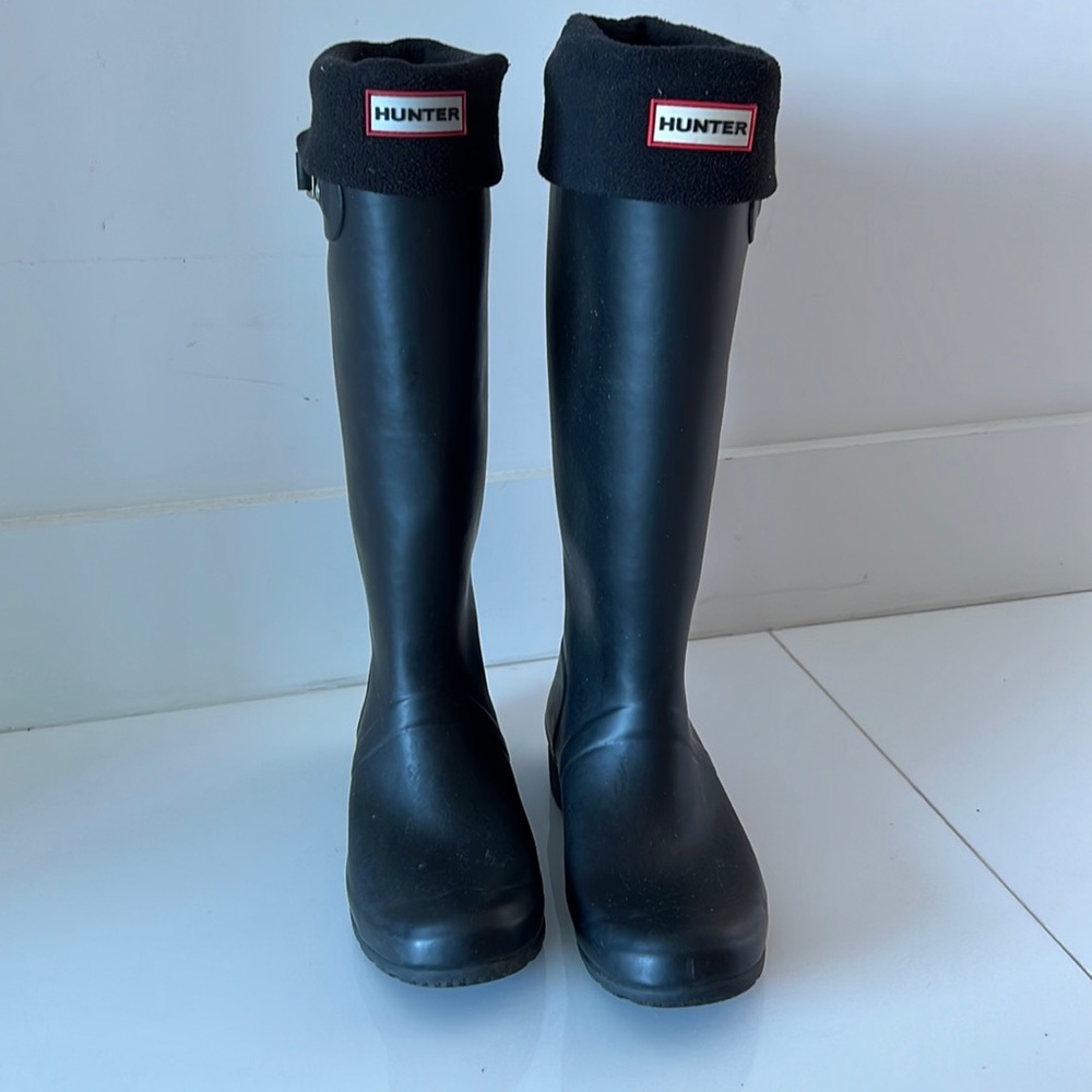 Hunter boots size 9 with socks